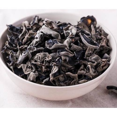 黒は黒い菌のきのこの食用の自然な好みを乾燥した