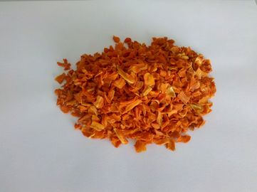 高い砂糖の健康なにんじんは等級を空気によって乾燥される有機性野菜の破片欠きます